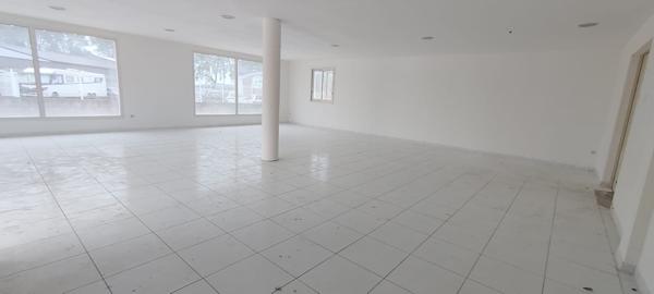 À louer local et bureau 190 m²  Bagard (30140)