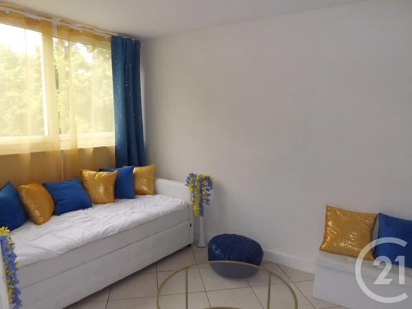 Appartement F4 à vendre  4 pièces - 67 m 2   SAVIGNY SUR ORGE  - 91