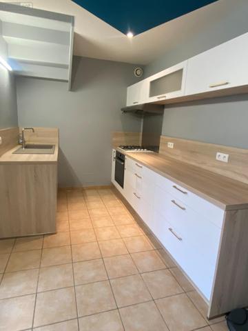 Maison de ville à louer à Salornay-sur-Guye en Saône-et-Loire (71250), ref :