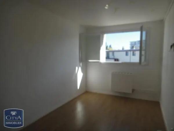 Appartement à louer 2 pièces 51.17m² Châteauroux (36000)