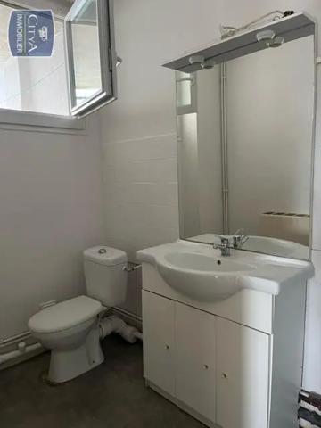 Appartement à louer 2 pièces 51.17m² Châteauroux (36000)