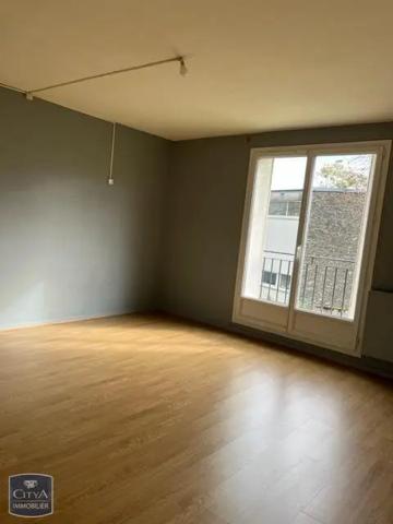 Appartement à louer 2 pièces 51.17m² Châteauroux (36000)