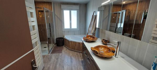 Villa plain-pied, 4 faces, 4 chambres, piscine