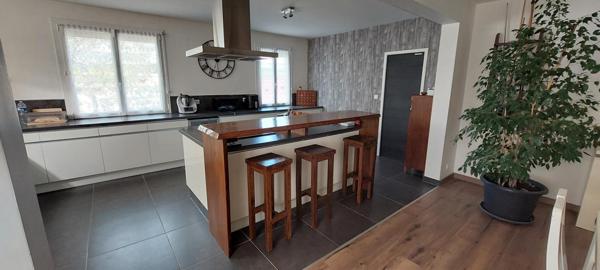 Villa plain-pied, 4 faces, 4 chambres, piscine