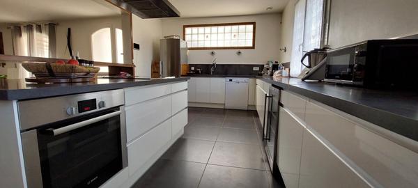 Villa plain-pied, 4 faces, 4 chambres, piscine