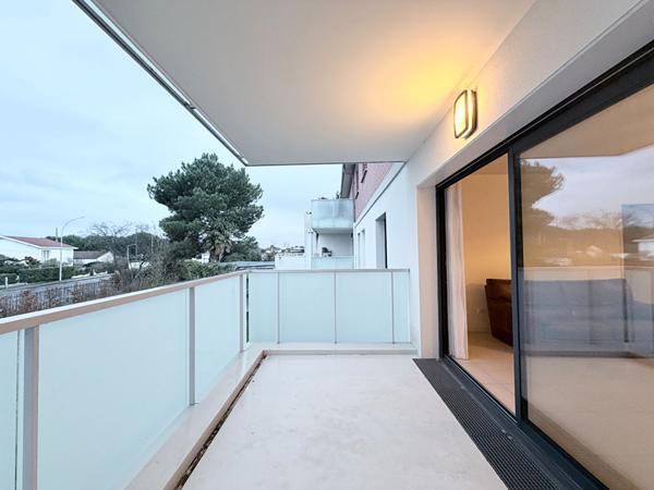 PESSAC - NOES - Appartement 4 pièces - 95m2 - 3ch - Balcons - Parkings