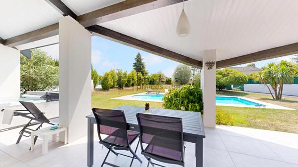 Maison contemporaine à Fenouillet 6 pièce(s) 196 m2