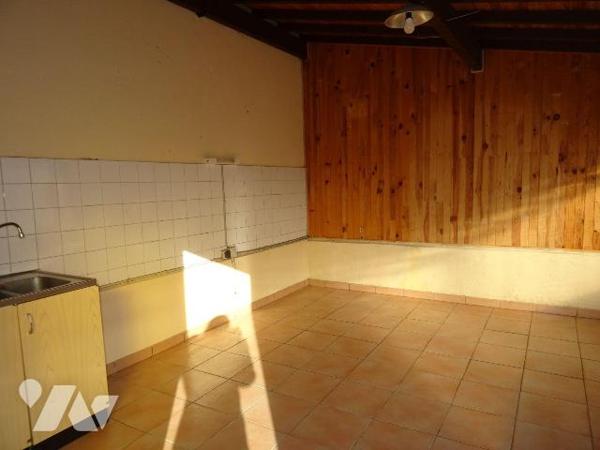 Au centre de Chauvigny, à proximité des services et commerces, Maison d'habitation offrant: une...