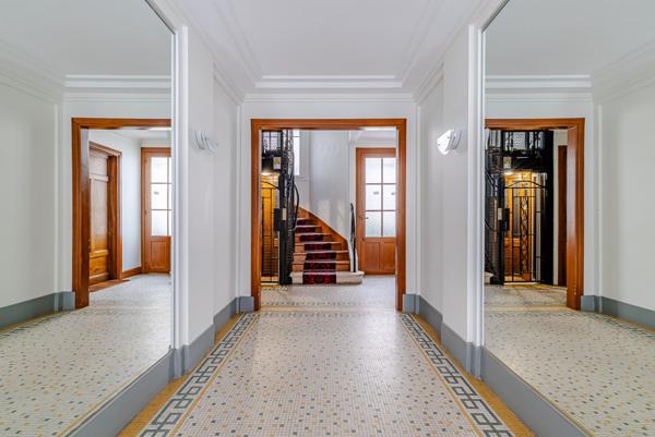 Secteur Ternes / Arc de Triomphe - Très joli 3 pièces rénové et isolé – Ascenseur - Calme