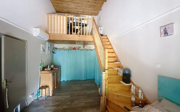 Maison à vendre    6 pièces • 253 m2 Avignon