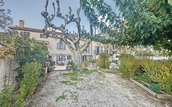 Maison à vendre    6 pièces • 253 m2 Avignon
