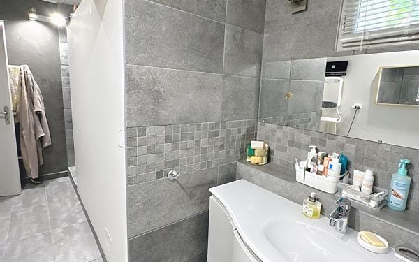 Maison à vendre    6 pièces • 253 m2 Avignon