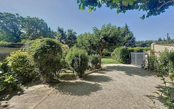 Maison à vendre    6 pièces • 253 m2 Avignon