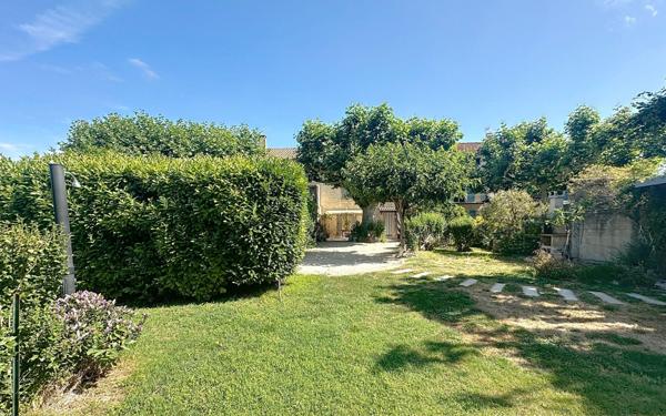Maison à vendre    6 pièces • 253 m2 Avignon