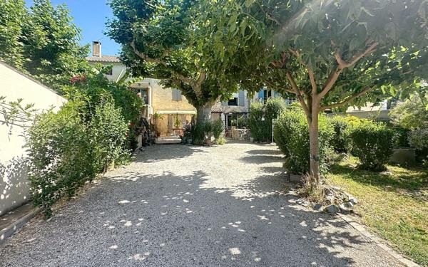 Maison à vendre    6 pièces • 253 m2 Avignon