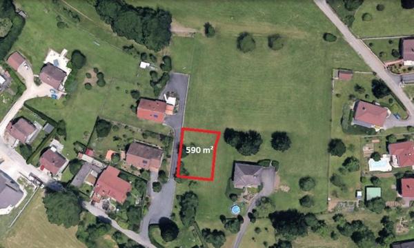Terrain constructible viabilisé de 590 m²