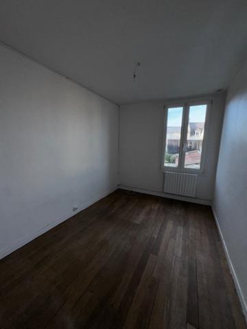 Soissons (02200) SOISSONS ST-WAAST Proche de la passerelle Appartement 92 m2