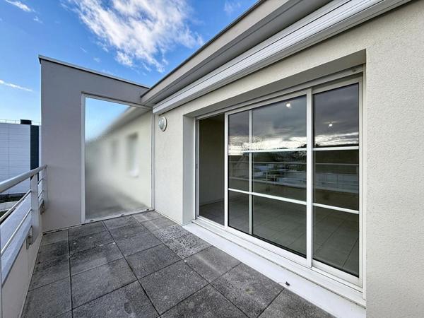 APPARTEMENT T3 DE 67,75 M², DERNIER ÉTAGE AVEC ASCENSEUR, BALCON PLEIN SUD, 2 CHAMBRES, GARAGE ET PARKING VANNES