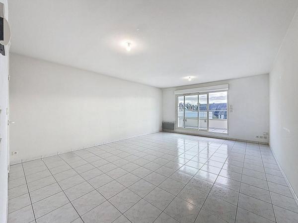 APPARTEMENT T3 DE 67,75 M², DERNIER ÉTAGE AVEC ASCENSEUR, BALCON PLEIN SUD, 2 CHAMBRES, GARAGE ET PARKING VANNES
