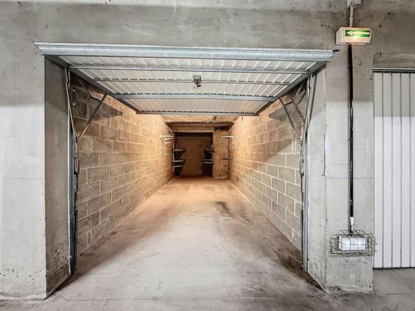 APPARTEMENT T3 DE 67,75 M², DERNIER ÉTAGE AVEC ASCENSEUR, BALCON PLEIN SUD, 2 CHAMBRES, GARAGE ET PARKING VANNES