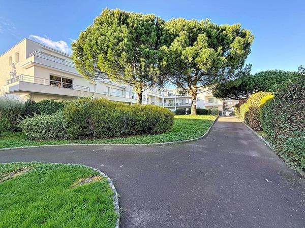 APPARTEMENT T3 DE 67,75 M², DERNIER ÉTAGE AVEC ASCENSEUR, BALCON PLEIN SUD, 2 CHAMBRES, GARAGE ET PARKING VANNES