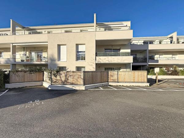 APPARTEMENT T3 DE 67,75 M², DERNIER ÉTAGE AVEC ASCENSEUR, BALCON PLEIN SUD, 2 CHAMBRES, GARAGE ET PARKING VANNES