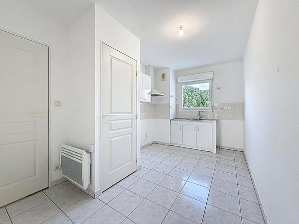 APPARTEMENT T3 DE 67,75 M², DERNIER ÉTAGE AVEC ASCENSEUR, BALCON PLEIN SUD, 2 CHAMBRES, GARAGE ET PARKING VANNES