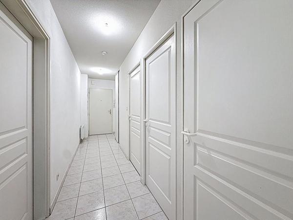 APPARTEMENT T3 DE 67,75 M², DERNIER ÉTAGE AVEC ASCENSEUR, BALCON PLEIN SUD, 2 CHAMBRES, GARAGE ET PARKING VANNES