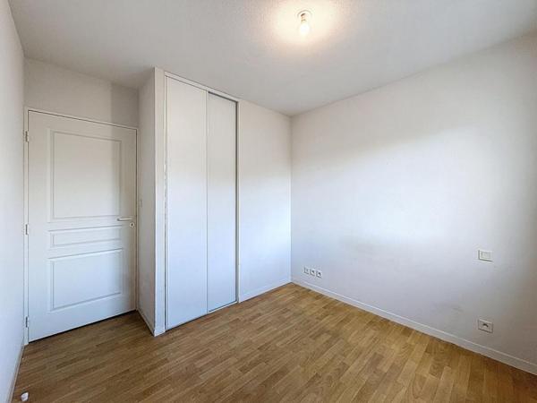 APPARTEMENT T3 DE 67,75 M², DERNIER ÉTAGE AVEC ASCENSEUR, BALCON PLEIN SUD, 2 CHAMBRES, GARAGE ET PARKING VANNES