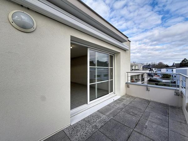 APPARTEMENT T3 DE 67,75 M², DERNIER ÉTAGE AVEC ASCENSEUR, BALCON PLEIN SUD, 2 CHAMBRES, GARAGE ET PARKING VANNES