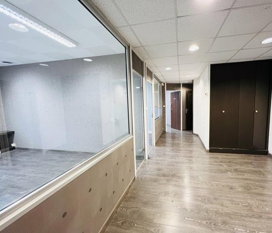 BUREAUX à LOUER de 146 m²