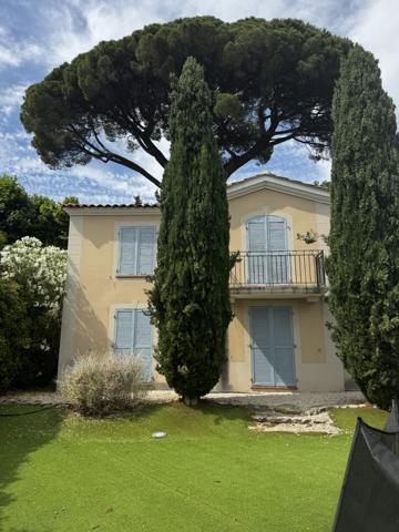 La valentine (13011) Les accates