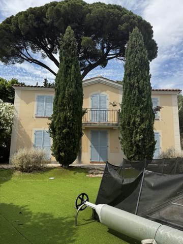 La valentine (13011) Les accates