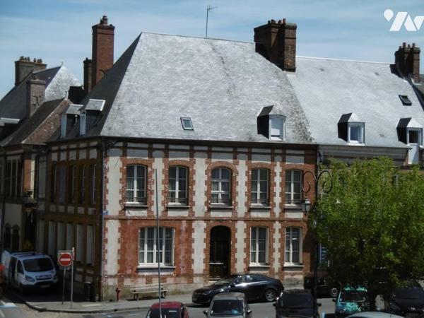 Centre ville - Maison de  Maître - 252 m² - 6 chambres - sur 526 m²