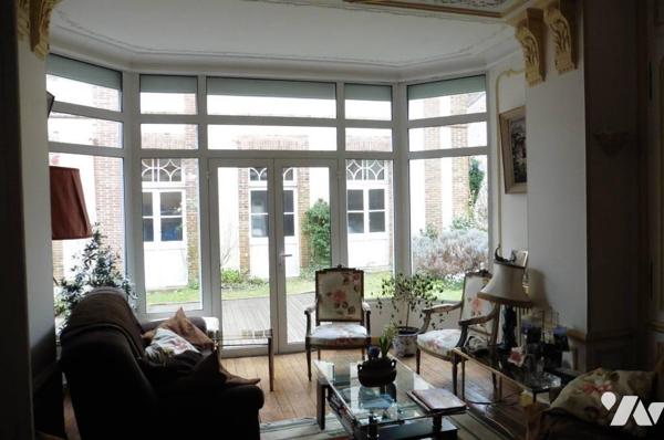 Centre ville - Maison de  Maître - 252 m² - 6 chambres - sur 526 m²