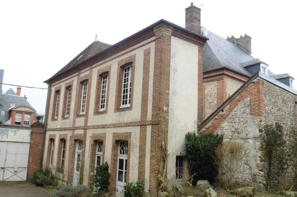 Centre ville - Maison de  Maître - 252 m² - 6 chambres - sur 526 m²