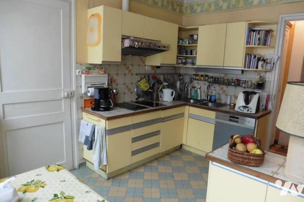 Centre ville - Maison de  Maître - 252 m² - 6 chambres - sur 526 m²