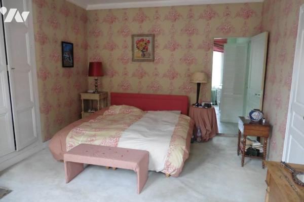 Centre ville - Maison de  Maître - 252 m² - 6 chambres - sur 526 m²