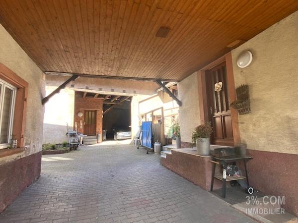 3%.COM Immeuble avec 3 logements loués au centre de Hochfelden Hochfelden (67270)