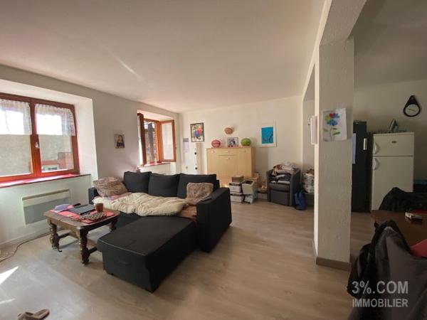 3%.COM Immeuble avec 3 logements loués au centre de Hochfelden Hochfelden (67270)