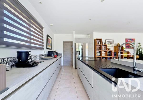 Maison à vendre 7 pièces 200 m² Le Thor