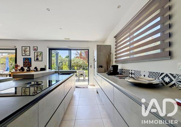 Maison à vendre 7 pièces 200 m² Le Thor
