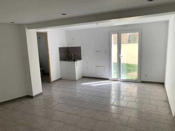 Box La Couronne  214.45 m2