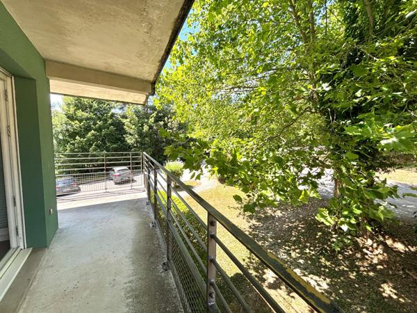 Appartement
                                                                                                                                                                                                                                                                                                                        5 pièce(s)                                                                                                                                                                                                          3 chambre(s)                                                                                                                                                                                                          105  m²