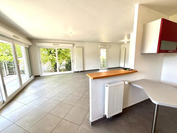 Appartement
                                                                                                                                                                                                                                                                                                                        5 pièce(s)                                                                                                                                                                                                          3 chambre(s)                                                                                                                                                                                                          105  m²