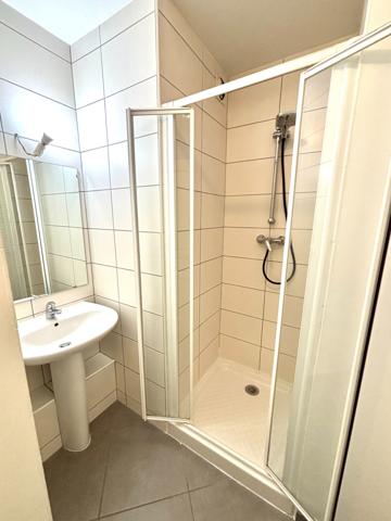 Appartement
                                                                                                                                                                                                                                                                                                                        5 pièce(s)                                                                                                                                                                                                          3 chambre(s)                                                                                                                                                                                                          105  m²