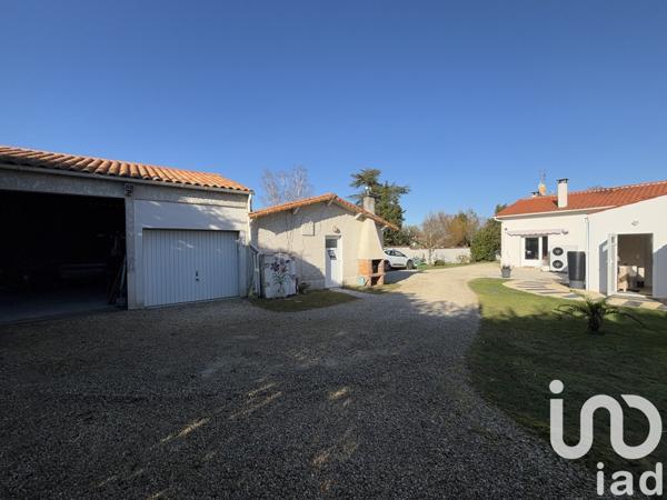 Maison traditionnelle 5 pièces de 132 m² à Étaules (17750)