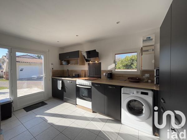 Maison traditionnelle 5 pièces de 132 m² à Étaules (17750)