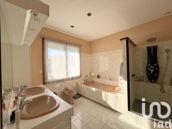 Maison traditionnelle 5 pièces de 132 m² à Étaules (17750)