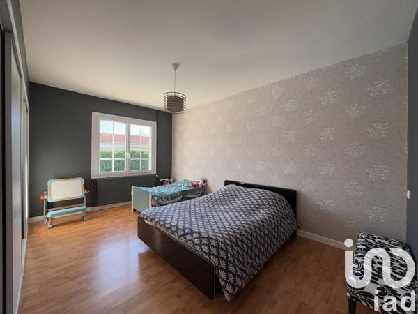 Maison traditionnelle 5 pièces de 132 m² à Étaules (17750)